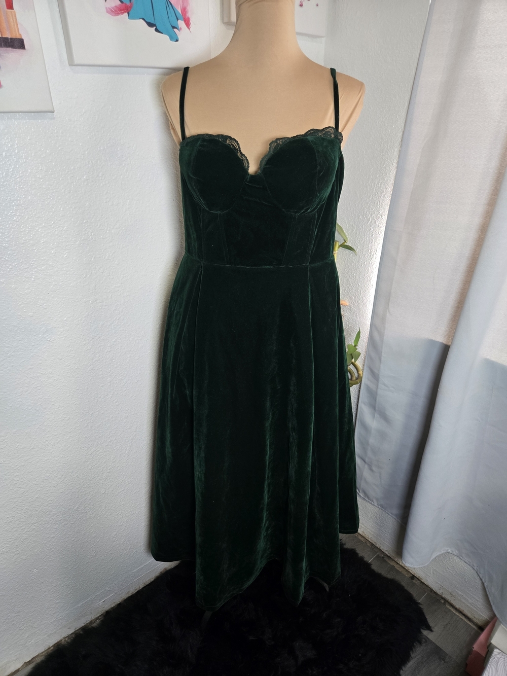 Fashion Nova Emerald Green Velvet Midi Dress with Lace Trim